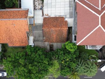 RUMAH at Jl. DARMAWANGSA, KEBAYORAN BARU, JAKSEL