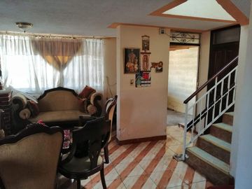 Casa de venta en Otavalo, esquinera