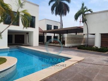 CASA EN VENTA EN CIUDAD DEL CARMEN, CAMPECHE.