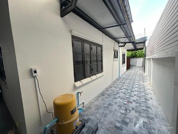 For Sale Newly Renovated Detached house in Prime Location near MRT Srinuch.