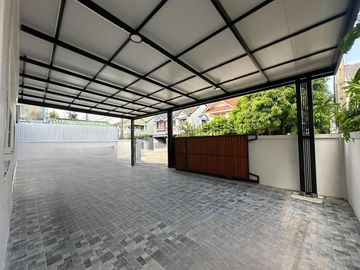For Sale Newly Renovated Detached house in Prime Location near MRT Srinuch.