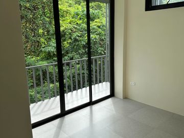 ELEGANT AND LUXURIOUS HOUSE IN CONSOLACION, CEBU