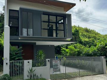 ELEGANT AND LUXURIOUS HOUSE IN CONSOLACION, CEBU