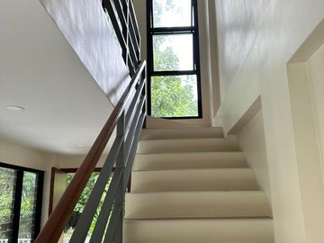 ELEGANT AND LUXURIOUS HOUSE IN CONSOLACION, CEBU