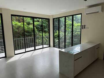 ELEGANT AND LUXURIOUS HOUSE IN CONSOLACION, CEBU