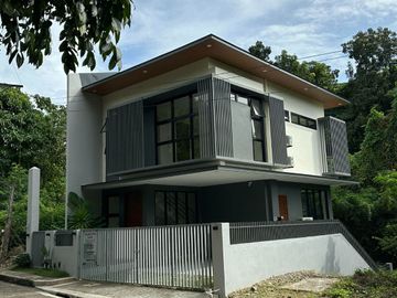 ELEGANT AND LUXURIOUS HOUSE IN CONSOLACION, CEBU