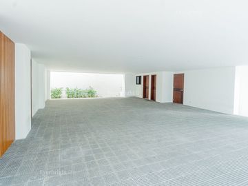 6BR House For Sale in Ayala Heights (near Vista Real Classica, Corinthian Gardens, White Plains, Tierra Pura, Xavierville Village, Tivoli Royale Subdi