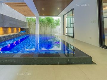 6BR House For Sale in Ayala Heights (near Vista Real Classica, Corinthian Gardens, White Plains, Tierra Pura, Xavierville Village, Tivoli Royale Subdi