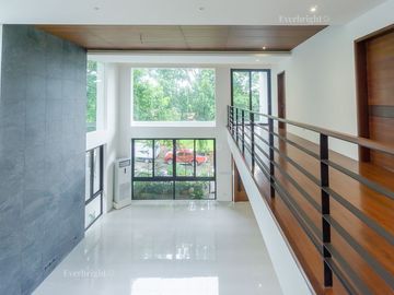 6BR House For Sale in Ayala Heights (near Vista Real Classica, Corinthian Gardens, White Plains, Tierra Pura, Xavierville Village, Tivoli Royale Subdi