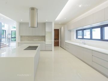 6BR House For Sale in Ayala Heights (near Vista Real Classica, Corinthian Gardens, White Plains, Tierra Pura, Xavierville Village, Tivoli Royale Subdi