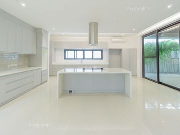 6BR House For Sale in Ayala Heights (near Vista Real Classica, Corinthian Gardens, White Plains, Tierra Pura, Xavierville Village, Tivoli Royale Subdi