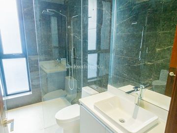 6BR House For Sale in Ayala Heights (near Vista Real Classica, Corinthian Gardens, White Plains, Tierra Pura, Xavierville Village, Tivoli Royale Subdi