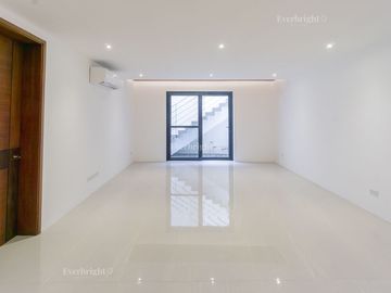 6BR House For Sale in Ayala Heights (near Vista Real Classica, Corinthian Gardens, White Plains, Tierra Pura, Xavierville Village, Tivoli Royale Subdi