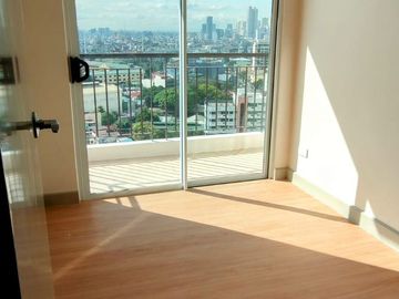 2bedroom condo in manila peninsula garden near sm manila santa ana manila