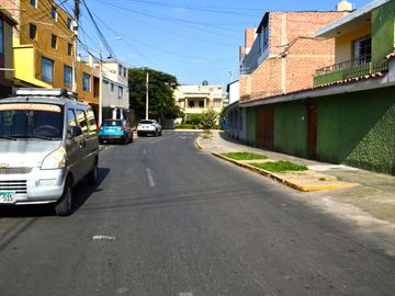 VENDO CASA 2 PISOS  + DEPARTAMENTO DUPLEX
