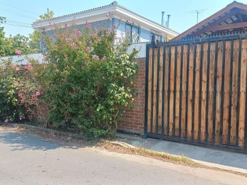 Hermosa casa esquina 120 m2, en Condominio. Lomas de Mirasur