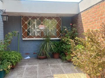 Hermosa casa esquina 120 m2, en Condominio. Lomas de Mirasur