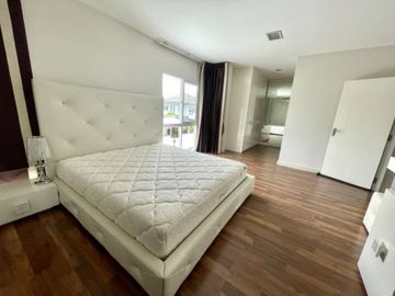 Luxurious house for sale in the Serene Lake project, Chiang Mai, Siwalee village of the Lank & House project