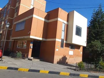 APARTAMENTO CONJUNTO RESIDENCIAL ATLANTA  ESQUINERO CUARTO PISO .