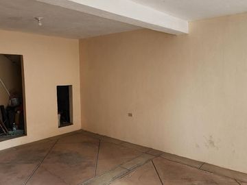 Casa con Local Comercial, 6 Recámaras, Fracc. La Providencia, Mineral de La Reforma, Hidalgo.