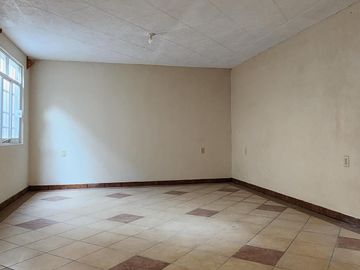 Casa con Local Comercial, 6 Recámaras, Fracc. La Providencia, Mineral de La Reforma, Hidalgo.