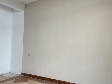 Casa con Local Comercial, 6 Recámaras, Fracc. La Providencia, Mineral de La Reforma, Hidalgo.
