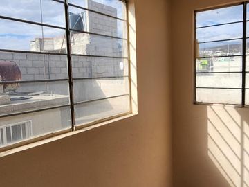 Casa con Local Comercial, 6 Recámaras, Fracc. La Providencia, Mineral de La Reforma, Hidalgo.