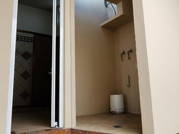 Casa con Local Comercial, 6 Recámaras, Fracc. La Providencia, Mineral de La Reforma, Hidalgo.