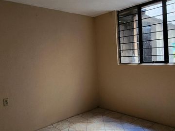 Casa con Local Comercial, 6 Recámaras, Fracc. La Providencia, Mineral de La Reforma, Hidalgo.