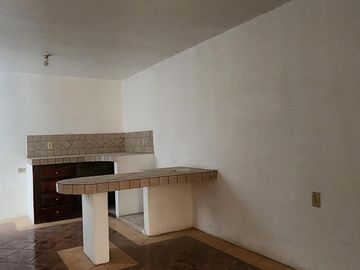 Casa con Local Comercial, 6 Recámaras, Fracc. La Providencia, Mineral de La Reforma, Hidalgo.