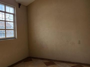 Casa con Local Comercial, 6 Recámaras, Fracc. La Providencia, Mineral de La Reforma, Hidalgo.