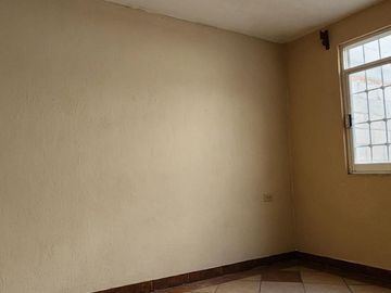 Casa con Local Comercial, 6 Recámaras, Fracc. La Providencia, Mineral de La Reforma, Hidalgo.