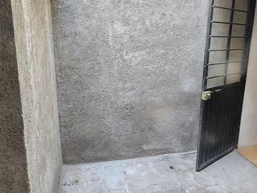 Casa con Local Comercial, 6 Recámaras, Fracc. La Providencia, Mineral de La Reforma, Hidalgo.