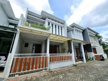 Rumah 2 Lantai Luas 70 Candi Mendut Sukarno Hatta Suhat Malang