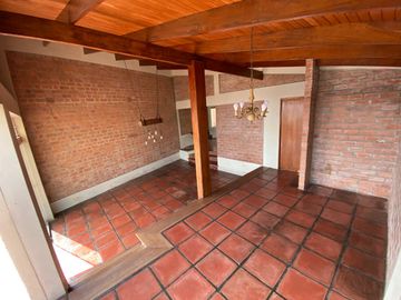 VENTA DE CASA EN CASUARINAS SUR - 500m²