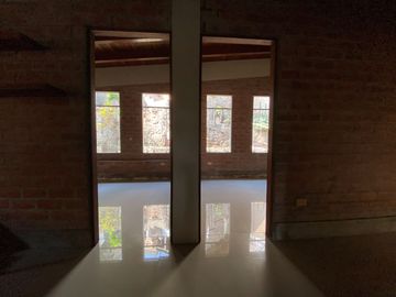 VENTA DE CASA EN CASUARINAS SUR - 500m²