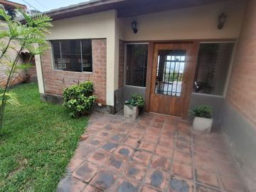 VENTA DE CASA EN CASUARINAS SUR - 500m²