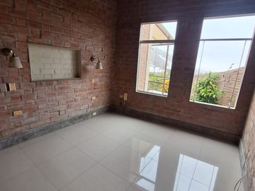 VENTA DE CASA EN CASUARINAS SUR - 500m²