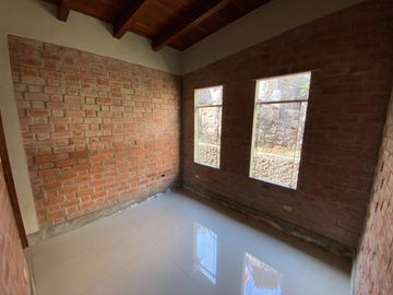 VENTA DE CASA EN CASUARINAS SUR - 500m²