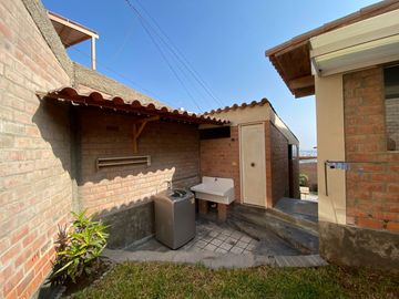 VENTA DE CASA EN CASUARINAS SUR - 500m²