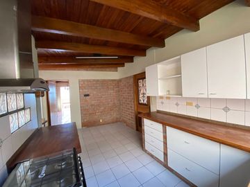 VENTA DE CASA EN CASUARINAS SUR - 500m²