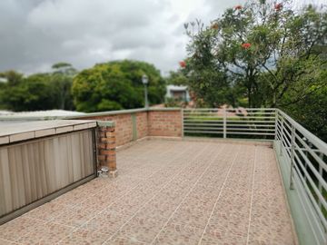 VENDO CASA EN RIBERA DE LAS MERCEDES CALI VALLE DEL CAUCA
