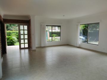 VENDO CASA EN RIBERA DE LAS MERCEDES CALI VALLE DEL CAUCA