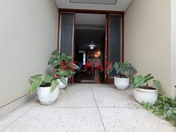 VENDO CASA DE 2 PISOS + SOTANO Y AZOTEA URB. SAN ANDRES I ETAPA 300.65 M2 ID 1071605