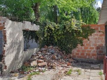 CASA DE 3 AMBIENTES EN PASO DEL REY CON RÁPIDA SALIDA A ACCESO OESTE