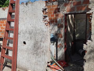 CASA DE 3 AMBIENTES EN PASO DEL REY CON RÁPIDA SALIDA A ACCESO OESTE