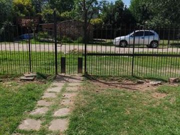 CASA DE 3 AMBIENTES EN PASO DEL REY CON RÁPIDA SALIDA A ACCESO OESTE