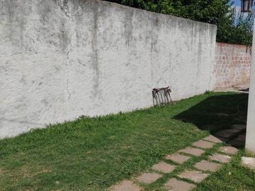 CASA DE 3 AMBIENTES EN PASO DEL REY CON RÁPIDA SALIDA A ACCESO OESTE