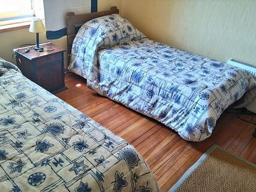 VENDE CASA EN PARCELA, CONDOMINIO SANTA MARIA DE ALGARROBO, 6 DORMITORIOS, 6 BAÑOS, PISCINA, TERRAZA, QUINCHO