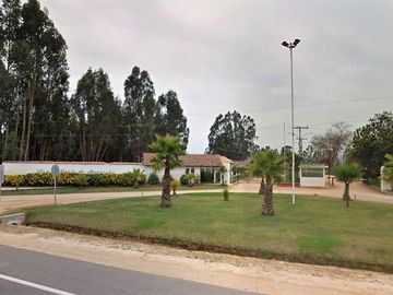 VENDE CASA EN PARCELA, CONDOMINIO SANTA MARIA DE ALGARROBO, 6 DORMITORIOS, 6 BAÑOS, PISCINA, TERRAZA, QUINCHO